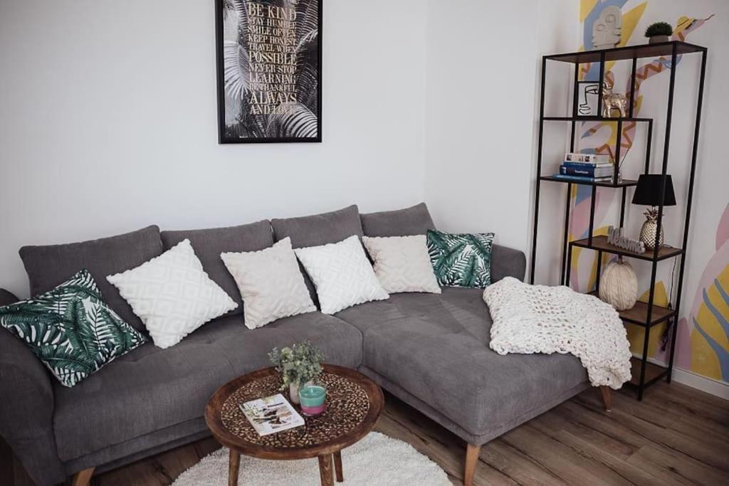 Cozy Dreams: Deluxe 2-Zimmer-Apartment -Kueche Nuremberg ภายนอก รูปภาพ