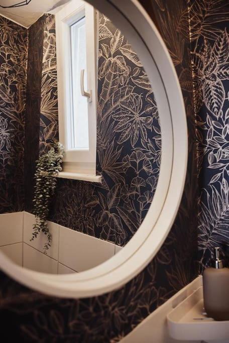 Cozy Dreams: Deluxe 2-Zimmer-Apartment -Kueche Nuremberg ภายนอก รูปภาพ