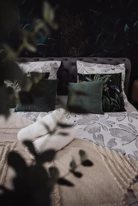 Cozy Dreams: Deluxe 2-Zimmer-Apartment -Kueche Nuremberg ภายนอก รูปภาพ